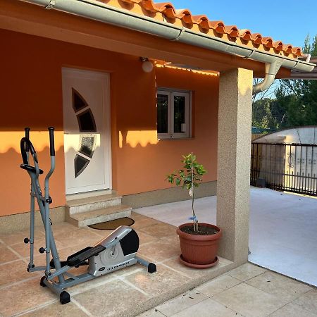 Vila Dora House With Wifi And Outdoor Swimming Pool Pula Exteriér fotografie