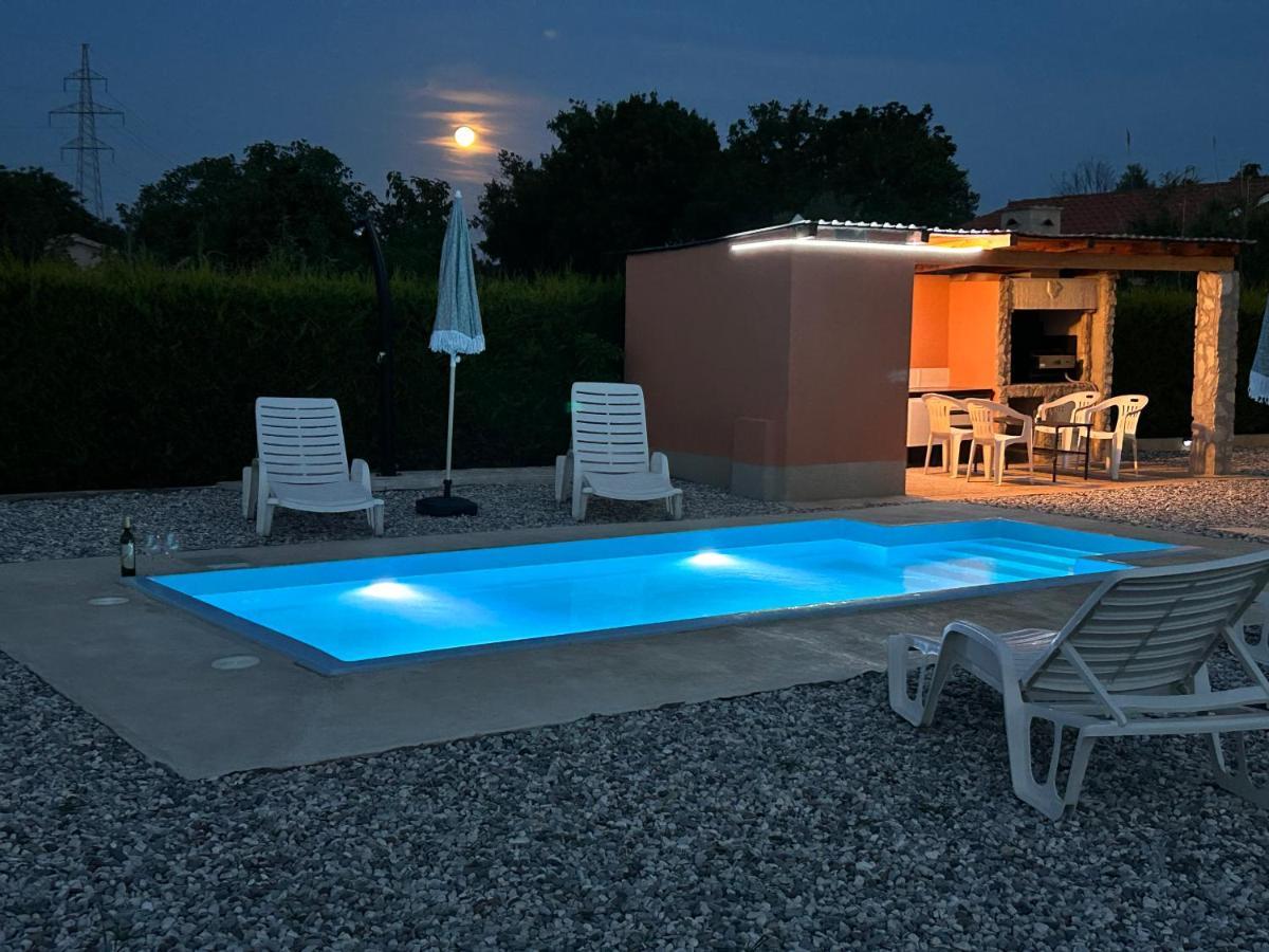 Vila Dora House With Wifi And Outdoor Swimming Pool Pula Exteriér fotografie