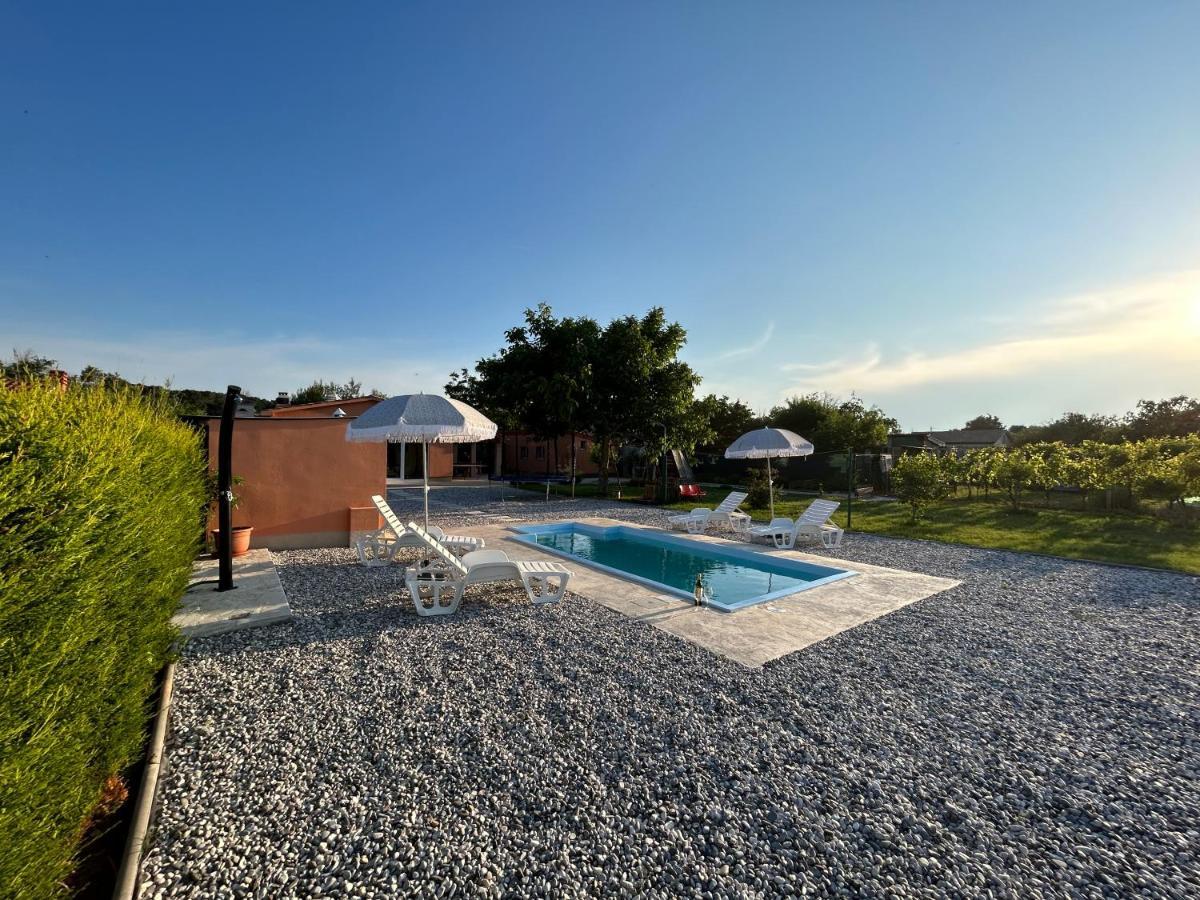 Vila Dora House With Wifi And Outdoor Swimming Pool Pula Exteriér fotografie