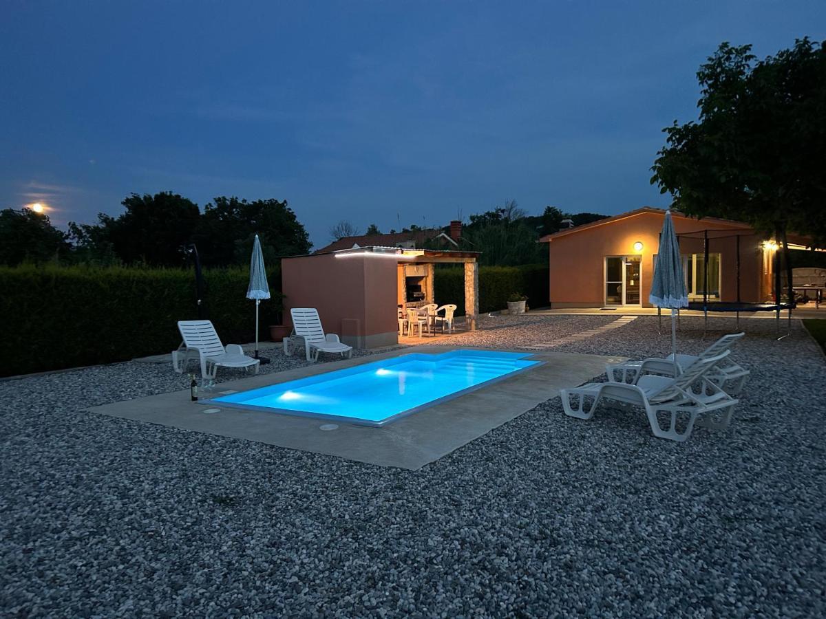 Vila Dora House With Wifi And Outdoor Swimming Pool Pula Exteriér fotografie