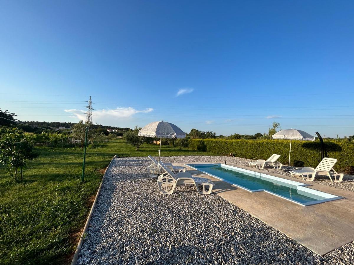 Vila Dora House With Wifi And Outdoor Swimming Pool Pula Exteriér fotografie