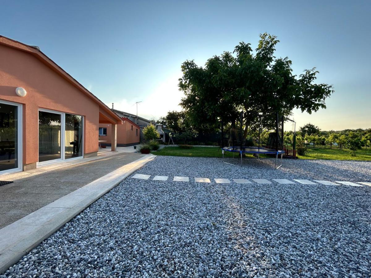 Vila Dora House With Wifi And Outdoor Swimming Pool Pula Exteriér fotografie