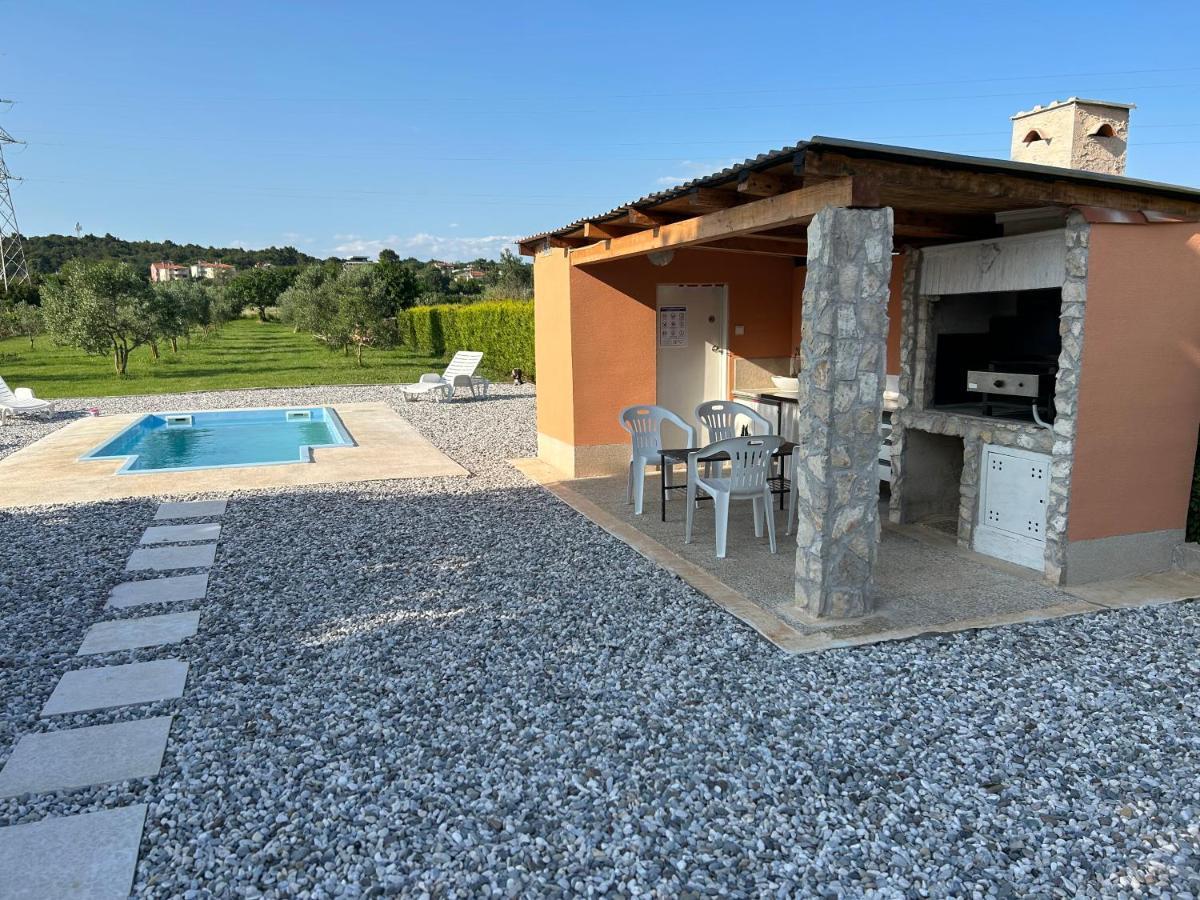 Vila Dora House With Wifi And Outdoor Swimming Pool Pula Exteriér fotografie
